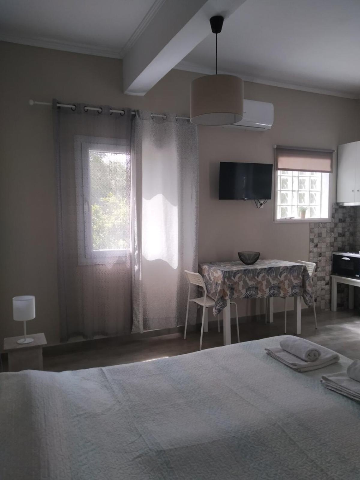 Trousas Apartments Рода Экстерьер фото