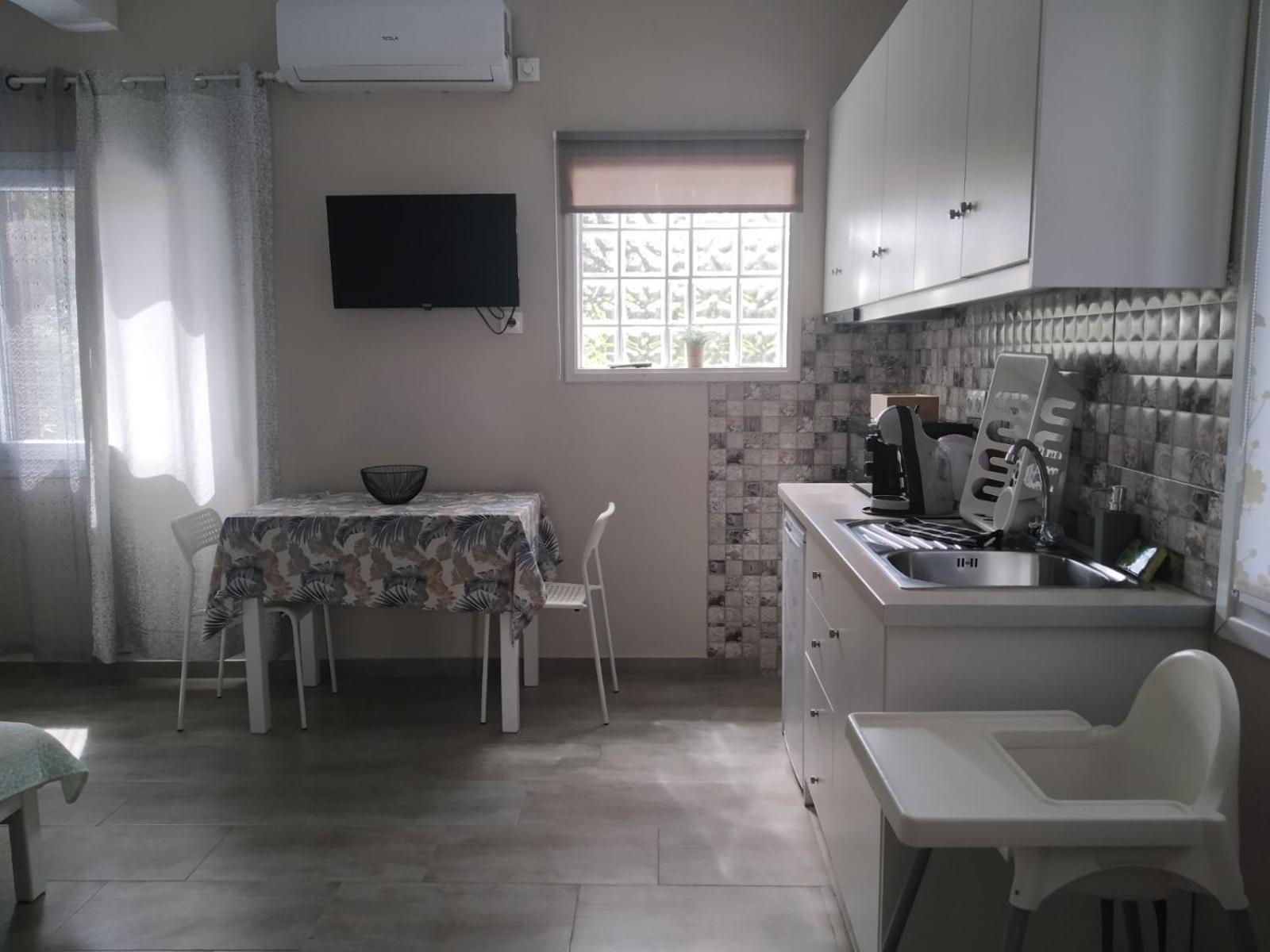 Trousas Apartments Рода Экстерьер фото