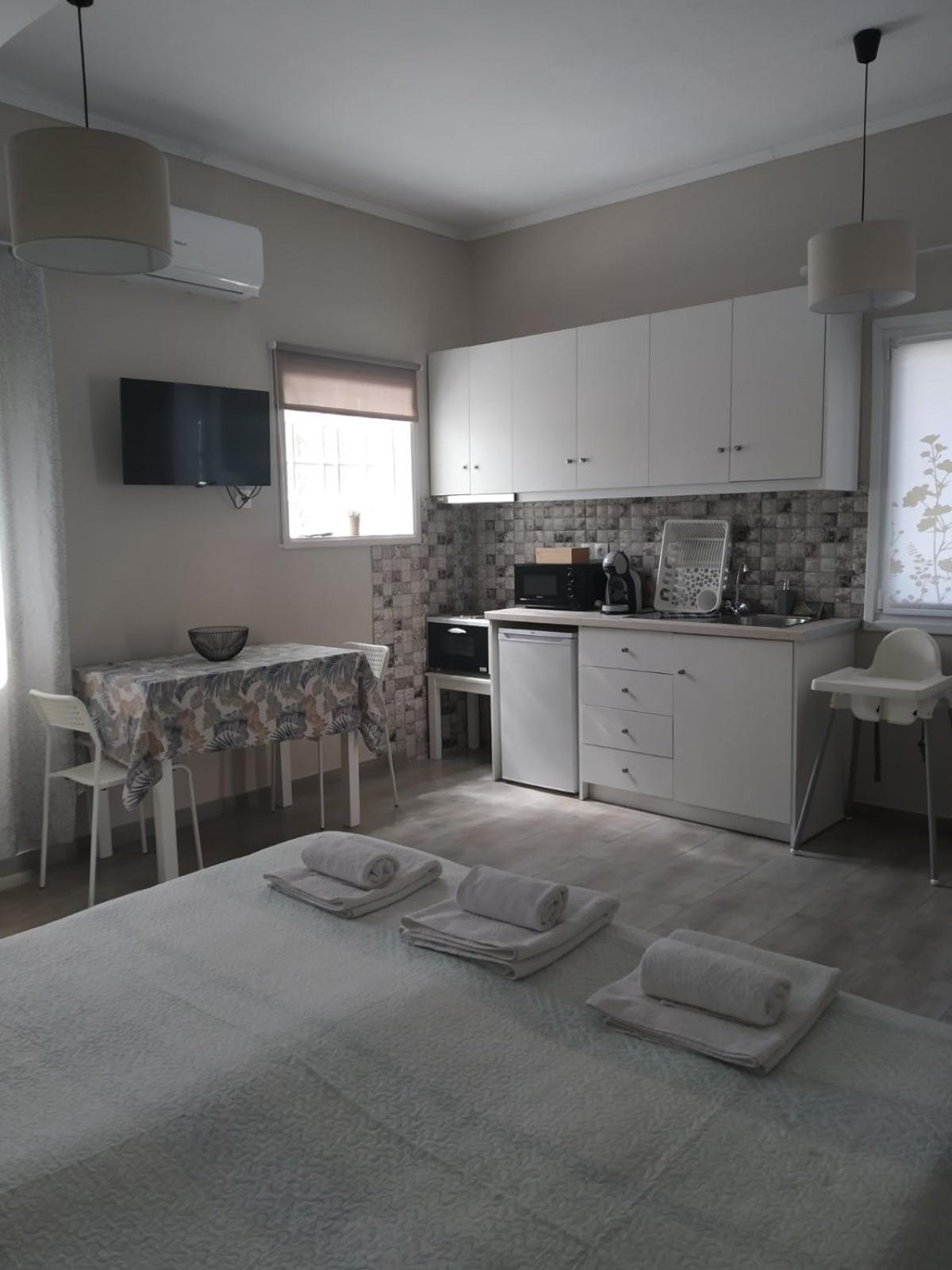 Trousas Apartments Рода Экстерьер фото